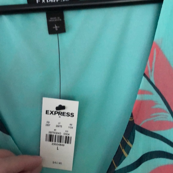 Express Turquoise Crop Blouse Size L NWT - Picture 3 of 4